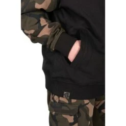 Fox LW Black Camo Split Zip Hoody -Hengelnl Winkel 5586021Fox LW Black Camo Split Zip Hoody 2