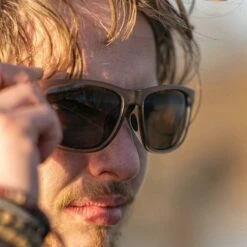 Avid Carp Avid Seethru Mirage Polarised Sunglass Grey Lense 10 Avid Carp Avid Seethru Mirage Polarised Sunglass Grey Lense -Hengelnl Winkel 6193304Avid Seethru Mirage Polarised Sunglass Grey Lense 3