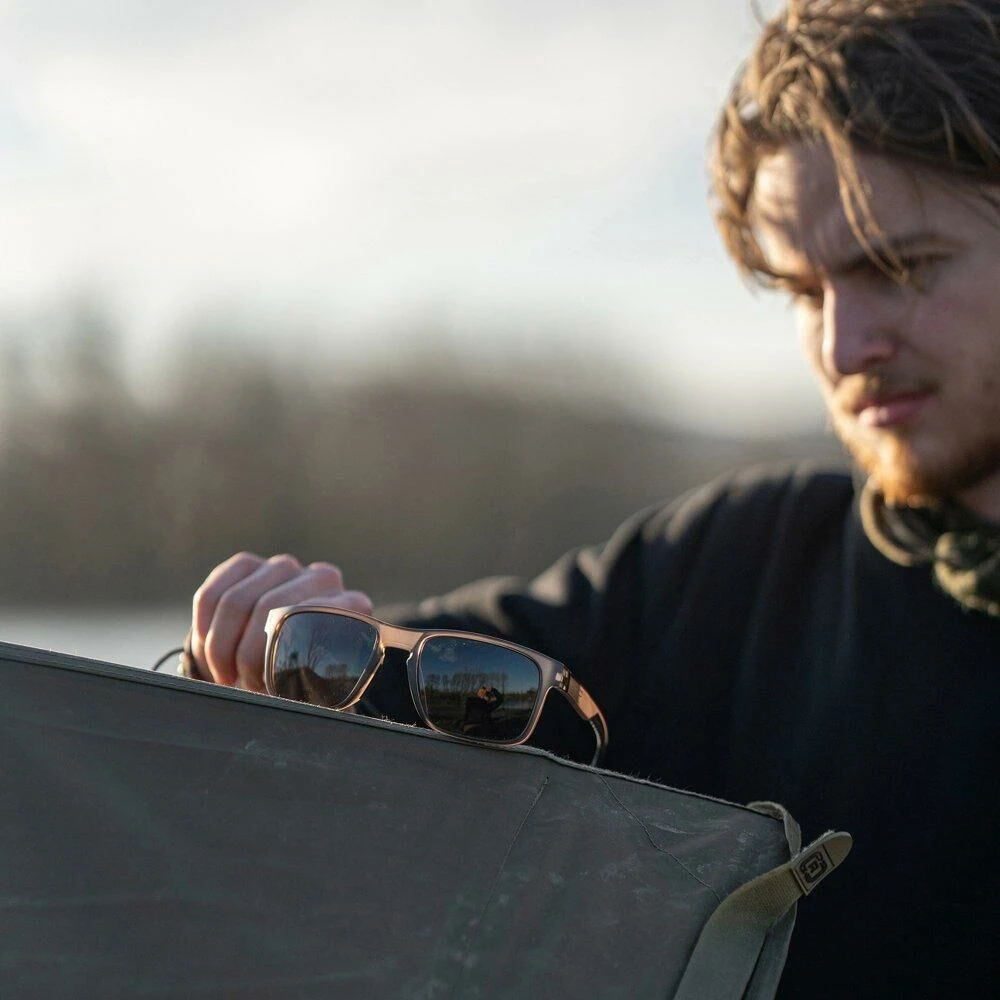 Avid Carp Avid Seethru Mirage Polarised Sunglass Grey Lense 6 Avid Carp Avid Seethru Mirage Polarised Sunglass Grey Lense - Afbeelding 6